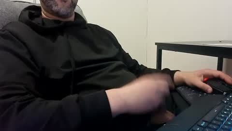 Snapshot of krime59100 chatting on June 12, 1:26 am krime59100 online show from June 12, 1:26 am