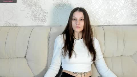 kris_doeil online show from May 15, 2:07 am
