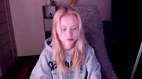 kris_grant online show from January 26, 10:34 am