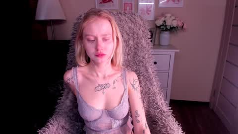 kris_grant online show from February 8, 10:39 am