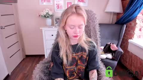 kris_grant online show from February 20, 10:16 am