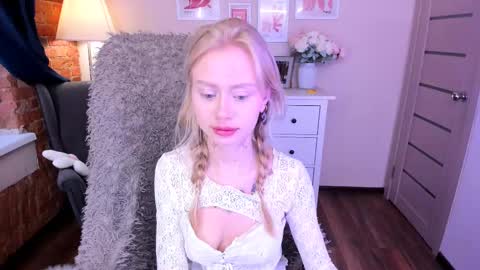 kris_grant online show from February 28, 10:30 am