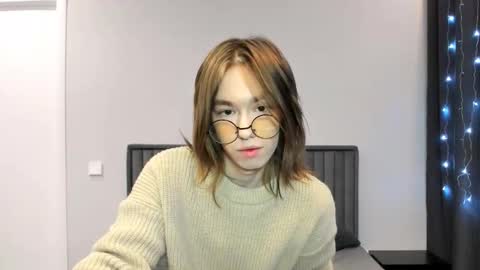 krisfemboy online show from January 7, 3:14 pm