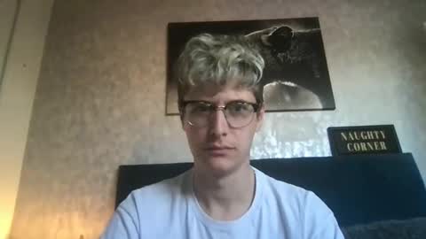 Snapshot of krisl77 chatting on March 30, 2:29 pm krisl77 online show from March 30, 2:29 pm