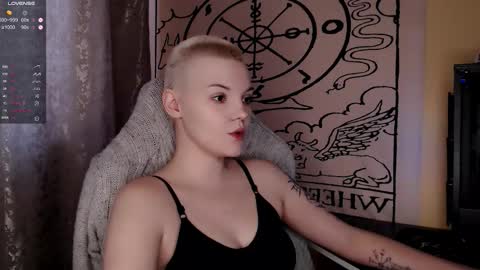 Snapshot of krisneal chatting on February 5, 9:03 am krisneal online show from February 5, 9:03 am