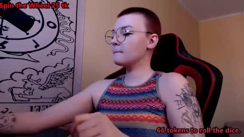 Snapshot of krisneal chatting on February 10, 9:57 am krisneal online show from February 10, 9:57 am