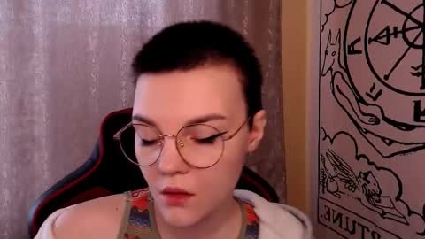 Snapshot of krisneal chatting on February 28, 9:10 am krisneal online show from February 28, 9:10 am