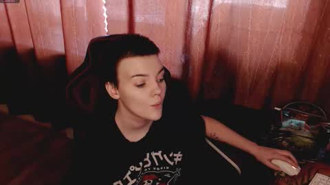 Snapshot of krisneal chatting on March 18, 9:56 am krisneal online show from March 18, 9:56 am