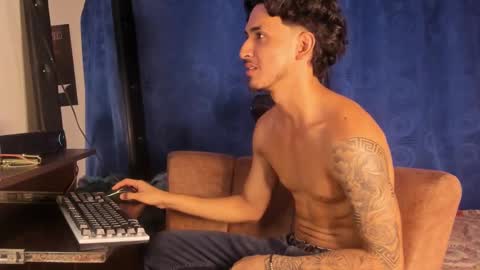 Snapshot of kriss_edwards chatting on October 19, 12:55 am Kriss online show from October 19, 12:55 am