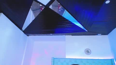 kriss_sweetboobs online show from January 17, 12:31 pm
