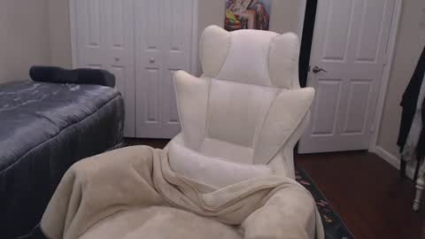 Krissy online show from June 15, 11:01 am