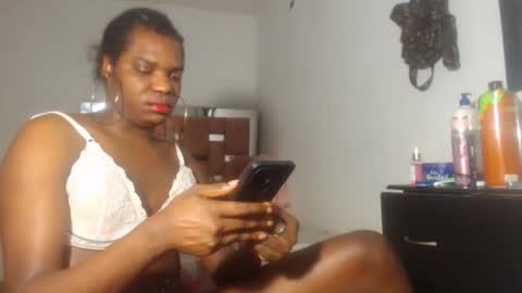 kristal_cox2 online show from April 18, 9:24 am