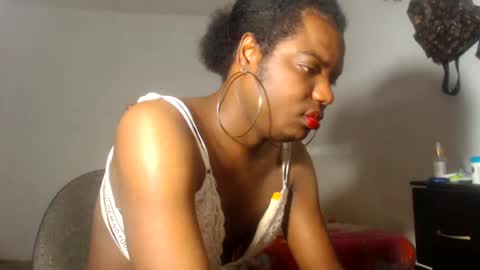 Snapshot of kristal_cox2 chatting on June 27, 9:03 am kristal_cox2 online show from June 27, 9:03 am