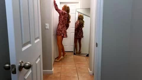 Kristal Mountain online show from October 29, 3:42 am