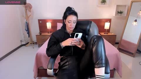 Sophia online show from December 27, 2:25 am