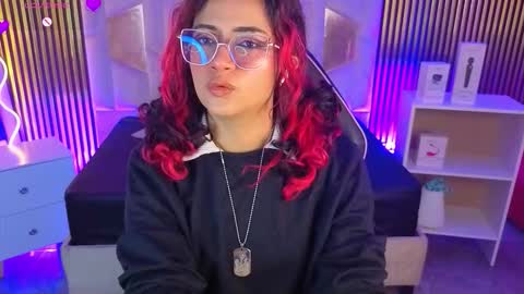 kristen_tay online show from March 10, 3:11 am