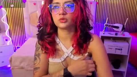 kristen_tay online show from March 19, 3:32 am