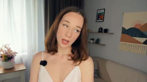 Snapshot of kristi_xo chatting on May 15, 8:32 am Kristi XO online show from May 15, 8:32 am