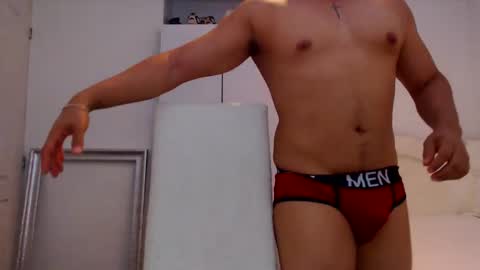 Kristian Mendoza online show from October 14, 9:48 pm