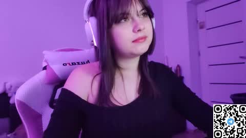 Snapshot of kristibloom chatting on December 3, 8:40 pm Christie online show from December 3, 8:40 pm