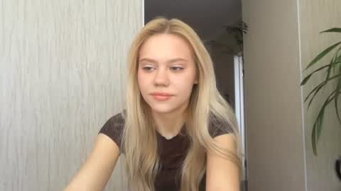 Snapshot of kristifelicien chatting on June 22, 5:15 am Blake online show from June 22, 5:15 am