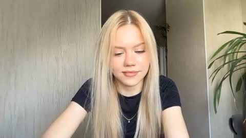 Snapshot of kristifelicien chatting on June 27, 5:12 am Blake online show from June 27, 5:12 am
