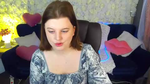 Snapshot of kristifoxy chatting on April 27, 5:27 am kristifoxy online show from April 27, 5:27 am