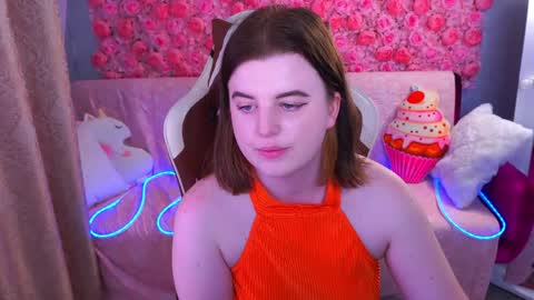 Snapshot of kristifoxy chatting on May 17, 1:40 pm kristifoxy online show from May 17, 1:40 pm