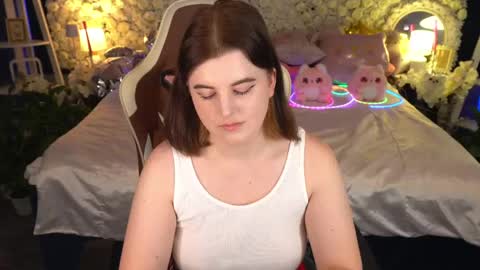 Snapshot of kristifoxy chatting on May 20, 12:44 pm kristifoxy online show from May 20, 12:44 pm