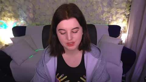 Snapshot of kristifoxy chatting on May 29, 7:01 pm kristifoxy online show from May 29, 7:01 pm