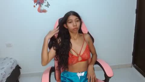 Snapshot of kristine_05 chatting on July 21, 3:03 pm kristine_05 online show from July 21, 3:03 pm