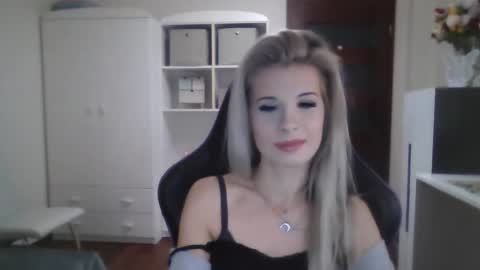 KristineAmore online show from October 1, 6:08 am