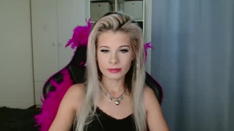 KristineAmore online show from October 21, 6:25 am