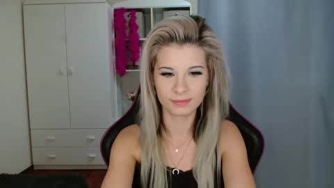 KristineAmore online show from October 28, 3:58 pm