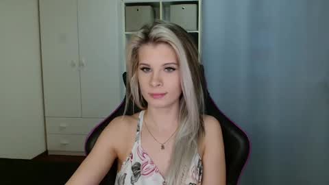 KristineAmore online show from March 5, 7:37 am