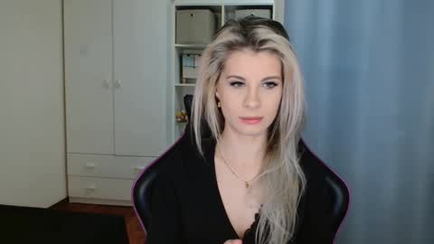 KristineAmore online show from March 18, 7:11 am