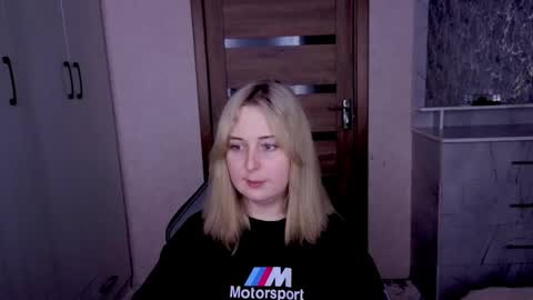 Kristy online show from February 18, 10:06 pm