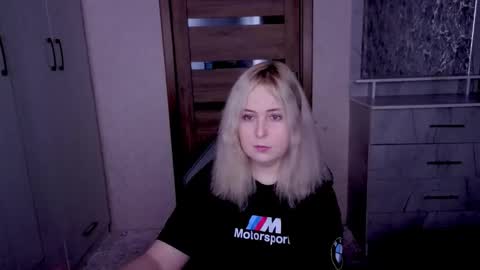 Kristy online show from April 5, 8:39 pm