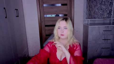 Snapshot of kristy_fran chatting on May 16, 11:36 pm Kristy online show from May 16, 11:36 pm