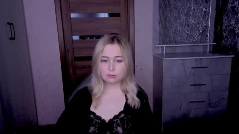 Snapshot of kristy_fran chatting on May 23, 11:09 pm Kristy online show from May 23, 11:09 pm