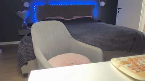 Kristi online show from October 23, 4:12 am