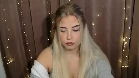 KristyFlowers online show from December 2, 6:20 am
