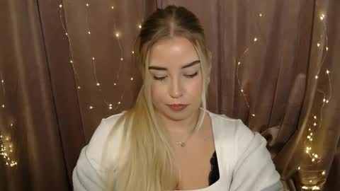 KristyFlowers online show from December 10, 10:17 am