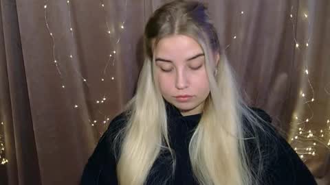 KristyFlowers online show from December 14, 7:07 am