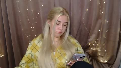 KristyFlowers online show from December 20, 10:16 am