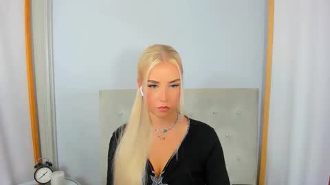 KristyFlowers online show from September 18, 2:19 pm