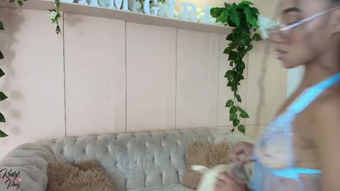 Cristina online show from April 7, 5:02 pm