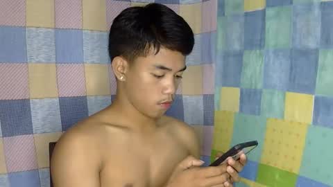 kritthanarkorn online show from April 9, 2:33 pm