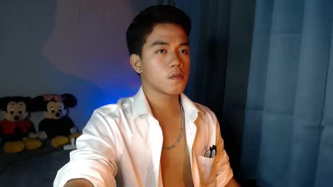 kritthanarkorn online show from June 1, 4:52 pm