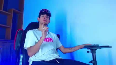 justym online show from December 9, 1:45 pm